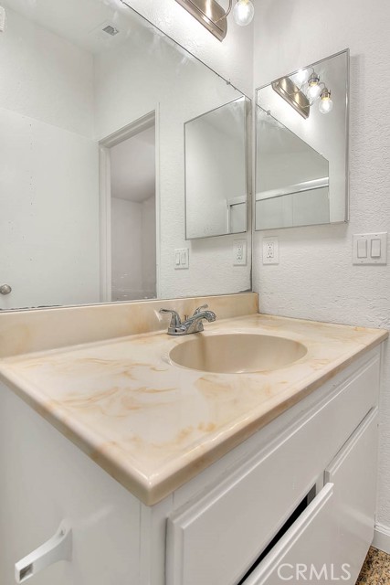 7711 Cartilla Avenue, Fontana CA: https://media.crmls.org/medias/f1282990-81df-4f26-a031-f52d128ea16f.jpg