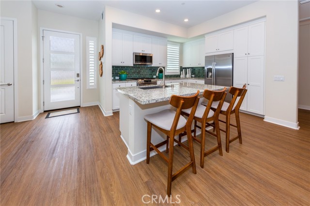 Detail Gallery Image 3 of 21 For 27466 Mercantile Court #101,  Valencia,  CA 91381 - 2 Beds | 2 Baths