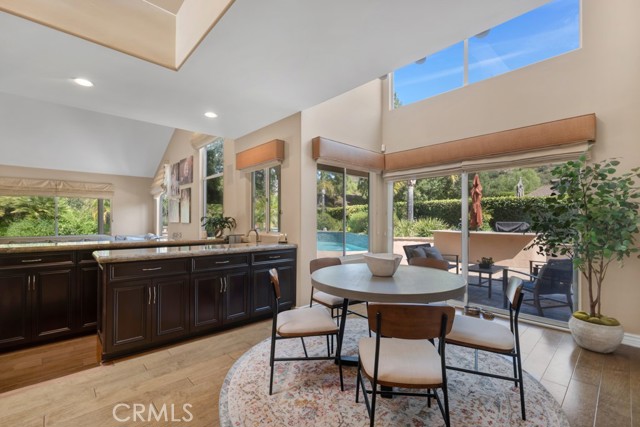 Detail Gallery Image 13 of 60 For 4228 Saddlecrest Ln, Westlake Village,  CA 91361 - 4 Beds | 3/1 Baths