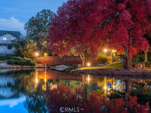 https://media.crmls.org/medias/f1296fb8-3cde-4a67-a290-46589a7a39a6.jpg?preset=X-Large