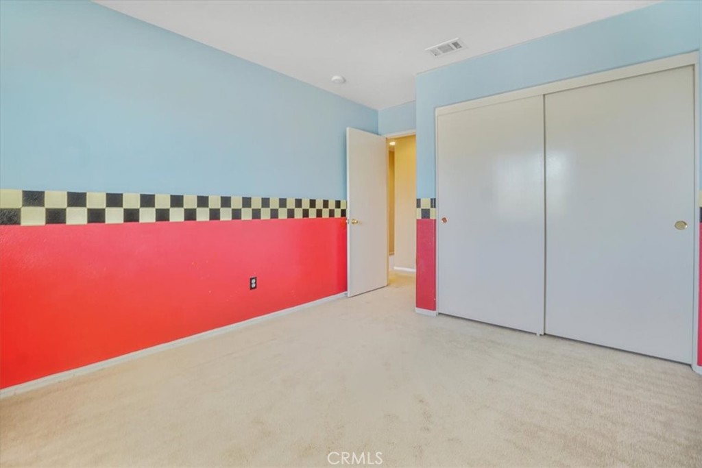 https://media.crmls.org/medias/f12a1561-3051-43d2-a334-6200d5672af2.jpg?preset=X-Large