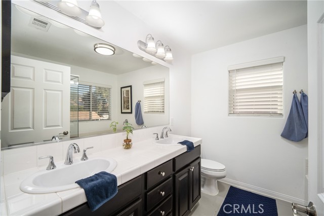 Detail Gallery Image 16 of 17 For 14557 Cambria Way, Sylmar,  CA 91342 - 4 Beds | 3 Baths