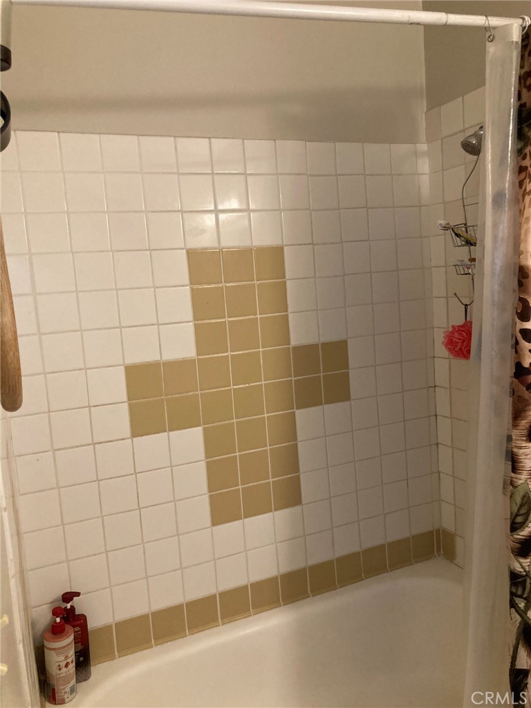 https://media.crmls.org/medias/f12a46cf-5cdf-45ea-bc47-4c5615dbd3b7.jpg?preset=X-Large