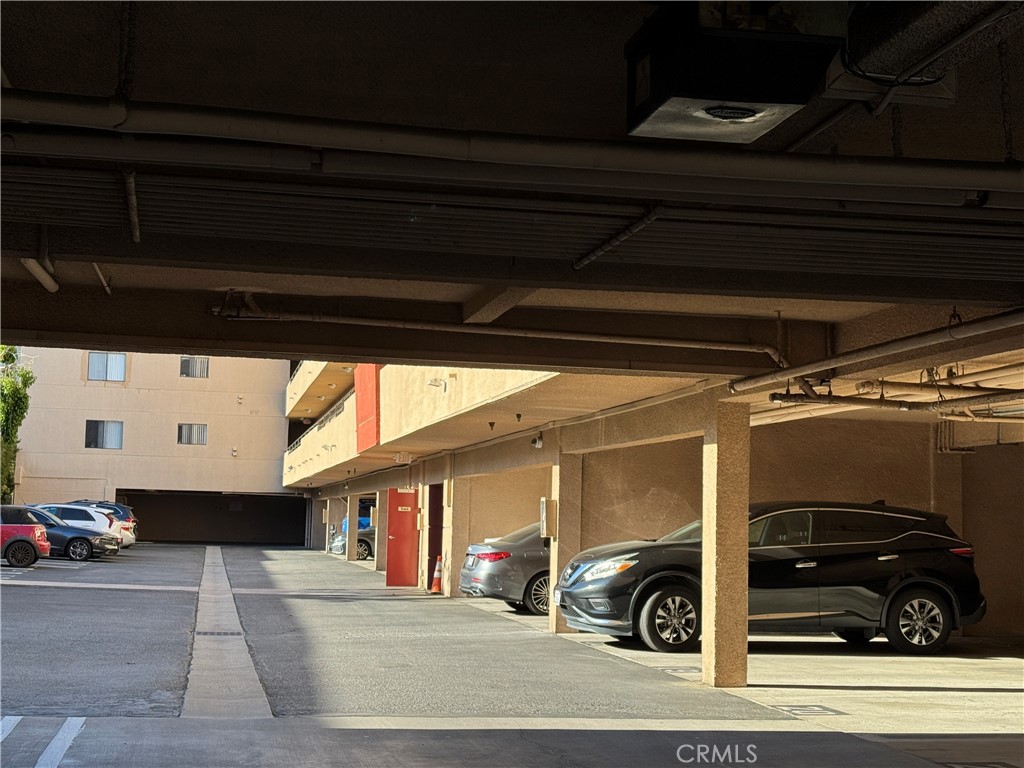 https://media.crmls.org/medias/f12b3111-d821-4261-a14b-e546e4d71ca5.jpg?preset=X-Large