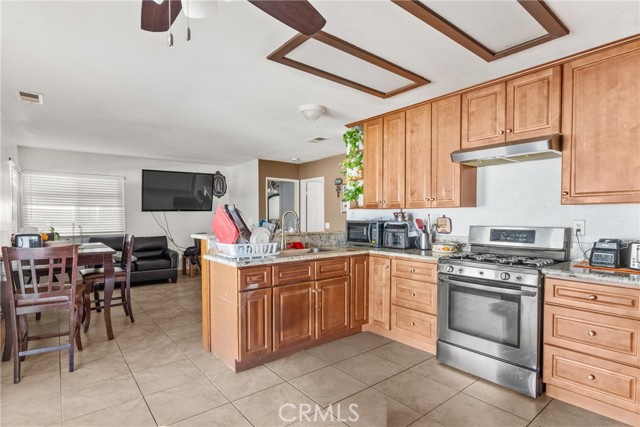 Detail Gallery Image 10 of 32 For 11504 Cornell, Adelanto,  CA 92301 - 4 Beds | 3 Baths