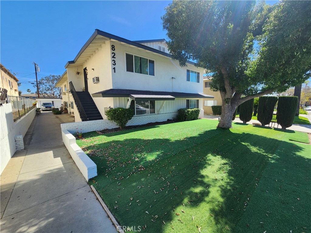 8231 Tapia Via