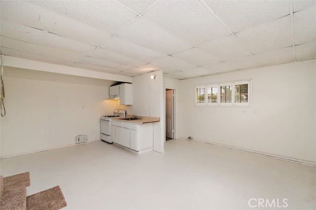 Convereted Garage with kitchen and bathroom