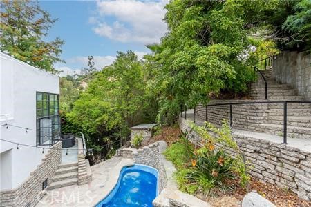 14818 Round Valley Drive, Sherman Oaks CA: https://media.crmls.org/medias/f12d03df-6b4d-4e62-a0cb-e501ab6c0390.jpg