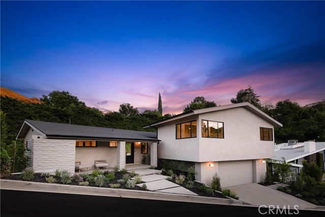 Detail Gallery Image 1 of 40 For 14404 Glorietta Dr, Sherman Oaks,  CA 91423 - 3 Beds | 3/1 Baths