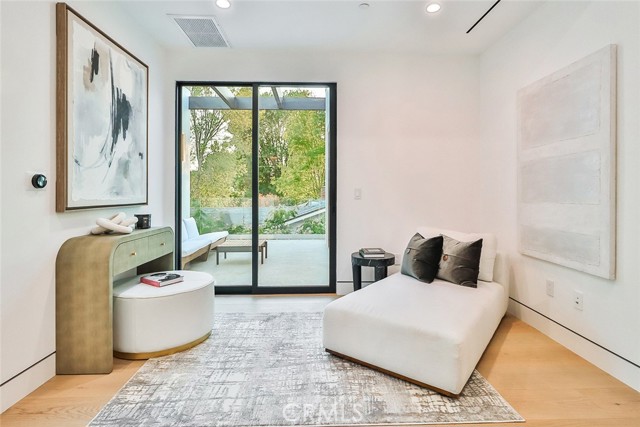 22930 Dolorosa Street, Woodland Hills CA: https://media.crmls.org/medias/f12f1f1b-0ecf-4669-8d53-be6d22397efb.jpg
