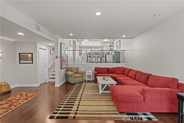 22255 1/4 Erwin Street, Woodland Hills CA: https://media.crmls.org/medias/f130b91b-c257-4863-8614-d71314204e2c.jpg