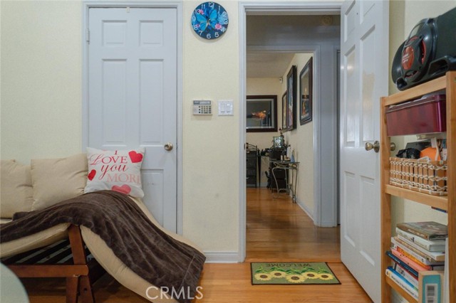 3815 Welland Avenue, Los Angeles CA: https://media.crmls.org/medias/f130e5c8-3693-4212-a9b3-9bdc68efd31a.jpg