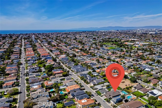1833 8th Street, Manhattan Beach CA: https://media.crmls.org/medias/f13129c4-829d-4641-a781-cd08399ec4e2.jpg
