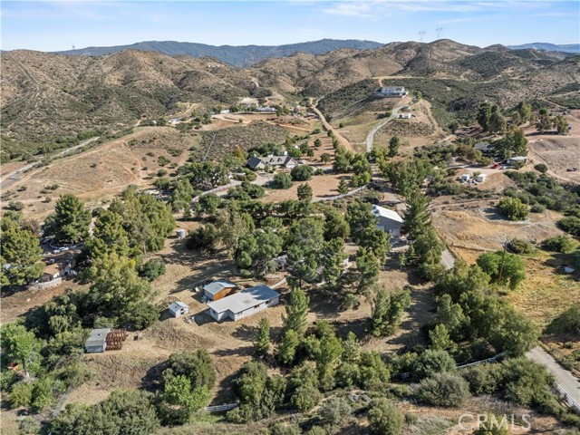 Detail Gallery Image 3 of 22 For 32651 Teller Ave, Agua Dulce,  CA 91390 - 2 Beds | 1 Baths