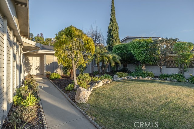 28430 Lomo Drive, Rancho Palos Verdes, California 90275, 3 Bedrooms Bedrooms, ,2 BathroomsBathrooms,Residential,For Sale,Lomo,PV25024472