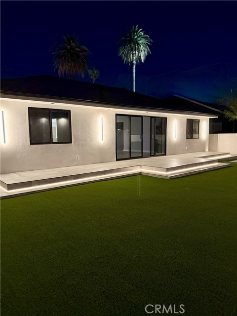 20522 Sherman Way, Winnetka CA: https://media.crmls.org/medias/f1341f05-40ce-4c84-84b2-f5610936626b.jpg