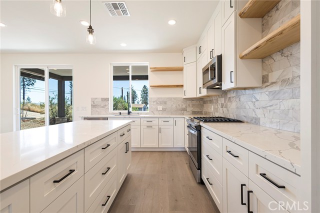 Detail Gallery Image 12 of 28 For 1890 Arrowhead Dr, Paradise,  CA 95969 - 3 Beds | 2 Baths