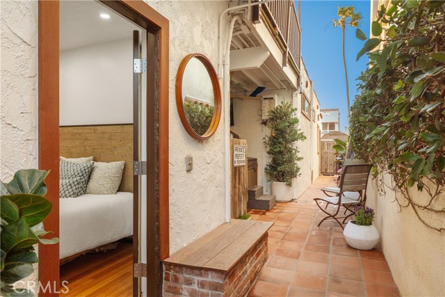 Detail Gallery Image 28 of 35 For 106 31st St, Newport Beach,  CA 92663 - 5 Beds | 3 Baths