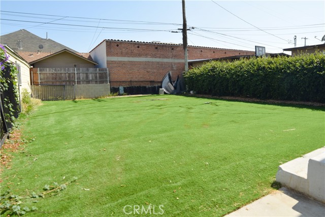 2746 W 14th Street, Los Angeles CA: https://media.crmls.org/medias/f1348ef0-a458-4772-a575-cf61d725d235.jpg