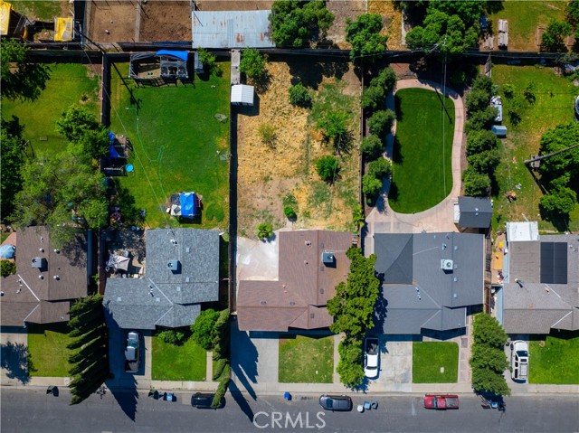 Detail Gallery Image 8 of 9 For 1570 E 26th, Merced,  CA 95340 - 3 Beds | 2 Baths