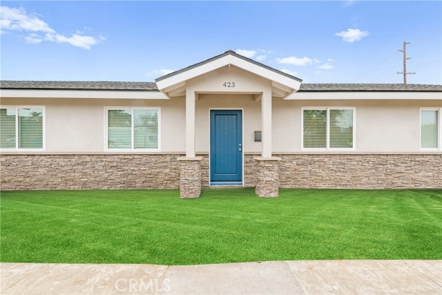 423 Joliet Avenue, Huntington Beach CA: https://media.crmls.org/medias/f134cf51-e396-4a85-8e3d-460f9a534b54.jpg
