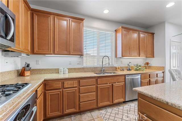 Detail Gallery Image 13 of 55 For 32764 Lambeth St, Winchester,  CA 92596 - 4 Beds | 3/1 Baths