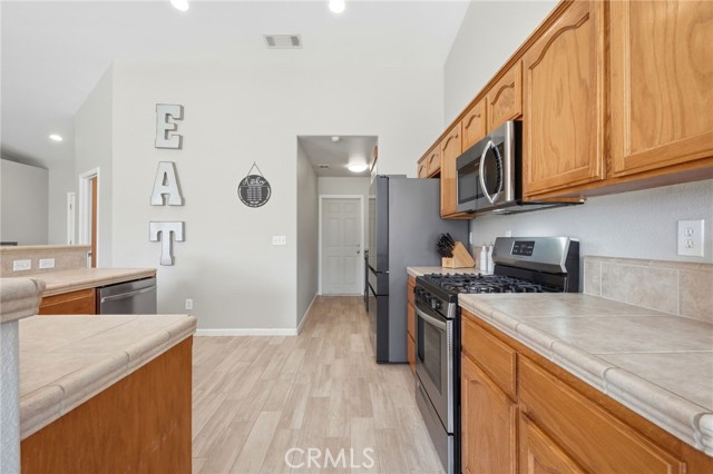 Detail Gallery Image 17 of 45 For 1849 W Spring Crest, Hanford,  CA 93230 - 4 Beds | 2 Baths