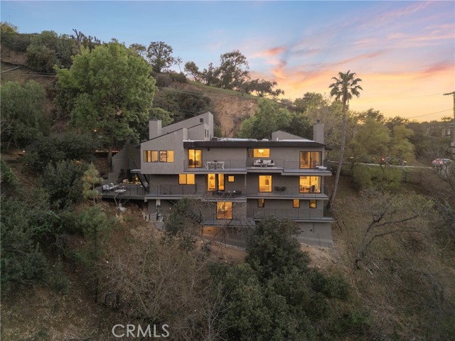 Detail Gallery Image 2 of 61 For 3250 Coldwater Canyon Ave, Studio City,  CA 91604 - 4 Beds | 4 Baths