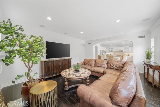 Detail Gallery Image 6 of 36 For 28 Townsend, Irvine,  CA 92620 - 5 Beds | 5/1 Baths