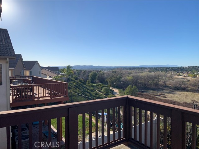 33782 Channel Street, Temecula CA: https://media.crmls.org/medias/f136da6d-0cad-4499-9752-eefc66ce2539.jpg