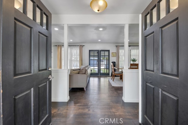 Detail Gallery Image 5 of 36 For 10923 Haskell Ave, Granada Hills,  CA 91344 - 3 Beds | 2 Baths