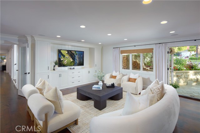 Detail Gallery Image 21 of 48 For 2 Royal Saint George Rd, Newport Beach,  CA 92660 - 5 Beds | 5/2 Baths