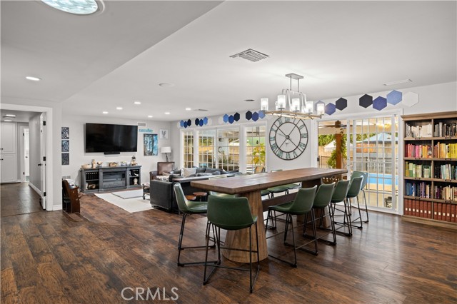 Detail Gallery Image 8 of 42 For 5981 Lakeview Ave, Yorba Linda,  CA 92886 - 4 Beds | 2/1 Baths