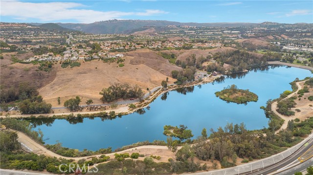 24336 Hillview Drive, Laguna Niguel CA: https://media.crmls.org/medias/f138d44f-f19e-425d-bdb9-25056e680f59.jpg