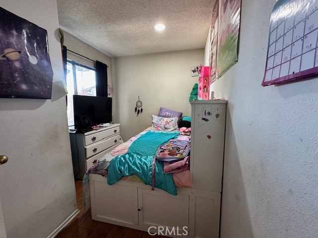 https://media.crmls.org/medias/f1394d08-fea5-4a4d-b7ba-35a0811f2730.jpg?preset=X-Large