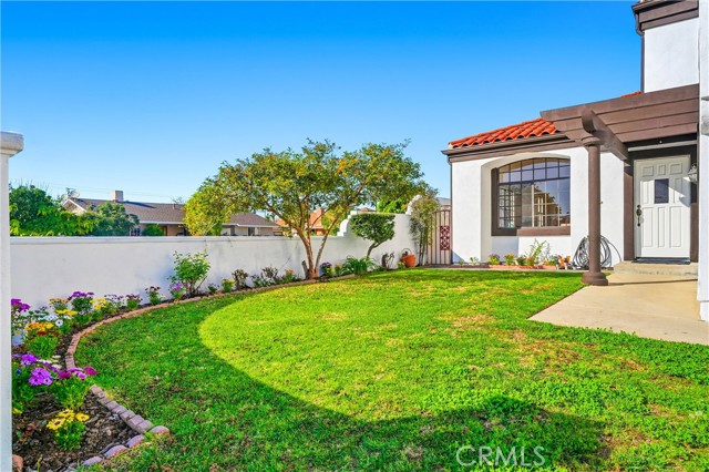 Detail Gallery Image 4 of 46 For 1129 Dahlia Way, Torrance,  CA 90502 - 4 Beds | 3 Baths