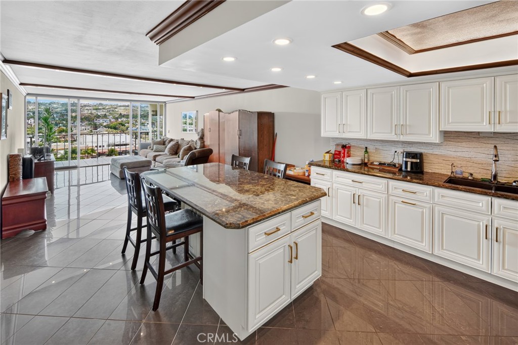 4944 Cass Street - photo 18