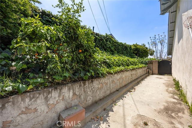 12210 Groveland Avenue, Whittier CA: https://media.crmls.org/medias/f13b93e3-b251-4467-bbaf-665760da882d.jpg