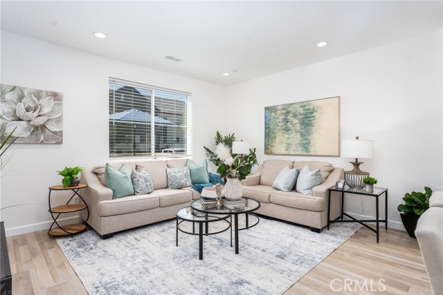 Detail Gallery Image 4 of 18 For 3561 E Moonlight St #5,  Ontario,  CA 91761 - 3 Beds | 2/1 Baths