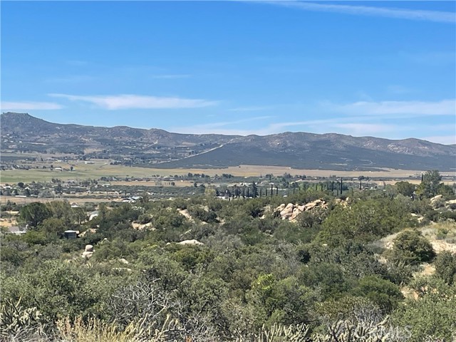 33 Sweetbush, Anza CA: https://media.crmls.org/medias/f13be75e-6e1f-4caf-ba9f-02465b16ffbd.jpg