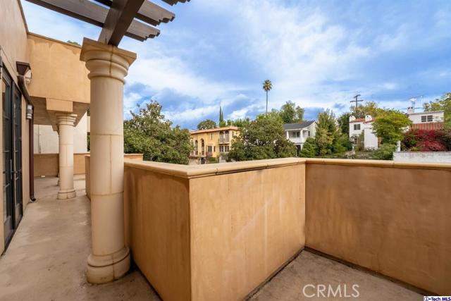 Detail Gallery Image 29 of 36 For 10523 Ashton Ave #202,  Los Angeles,  CA 90024 - 2 Beds | 2/1 Baths