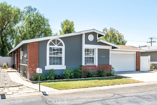 Detail Gallery Image 1 of 1 For 27620 Onyx Ln, Castaic,  CA 91384 - 3 Beds | 2 Baths