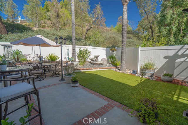 Detail Gallery Image 49 of 65 For 20019 Nutcracker Ct, Canyon Country,  CA 91351 - 4 Beds | 2/1 Baths