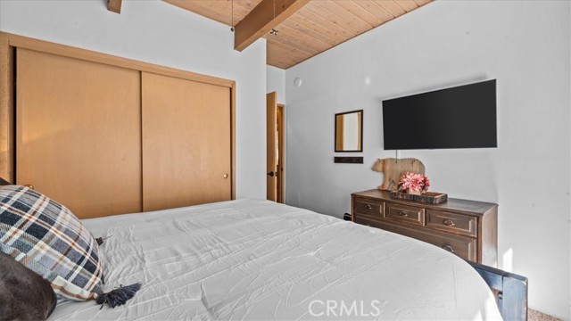 613 E Victoria Court, Lake Arrowhead, CA 92352