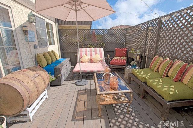 240 Broadway, Redondo Beach, California 90277, 3 Bedrooms Bedrooms, ,1 BathroomBathrooms,Residential,Sold,Broadway,SB17033928