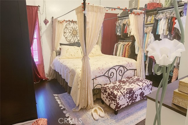 4522 Saint Elmo Drive, Los Angeles CA: https://media.crmls.org/medias/f13e44ef-cfca-456a-8109-66f84e4c0000.jpg