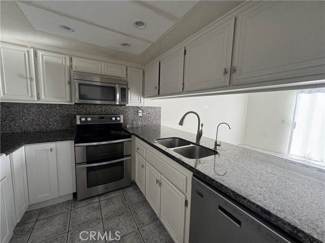 Detail Gallery Image 15 of 39 For 1693 S Heritage Cir, Anaheim,  CA 92804 - 3 Beds | 2 Baths