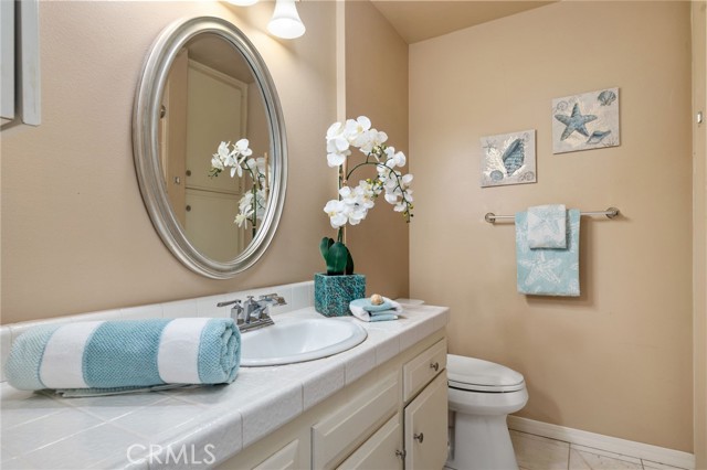 2nd bathroom tub/shower