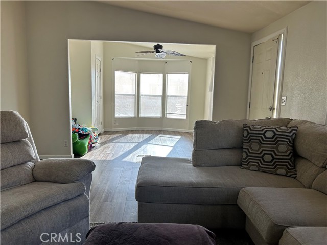 Detail Gallery Image 5 of 26 For 3800 W Wilson #219,  Banning,  CA 92220 - 3 Beds | 2 Baths