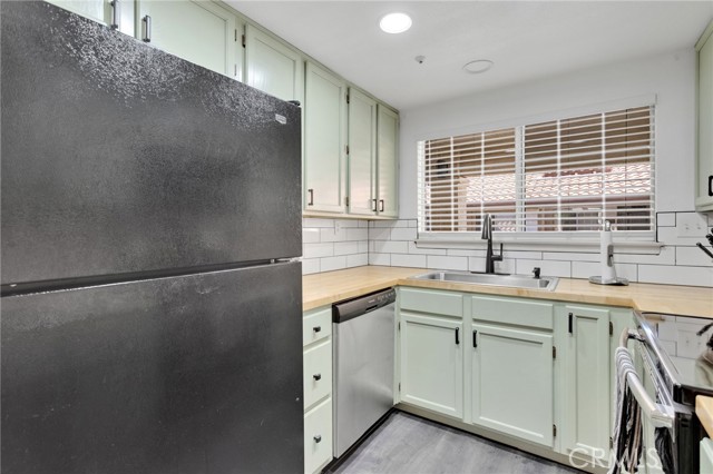 Detail Gallery Image 9 of 38 For 19191 Palo Verde Dr, Apple Valley,  CA 92308 - 2 Beds | 2 Baths
